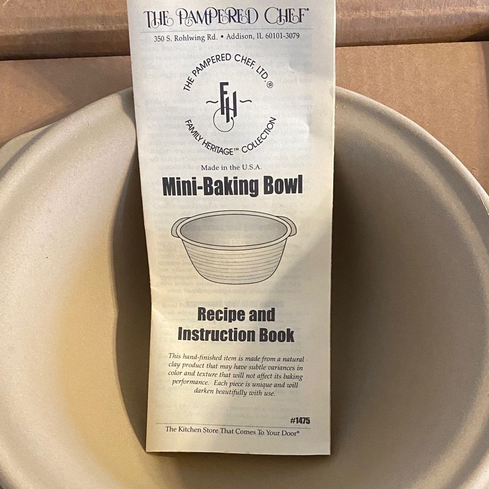 The Pampered Chef Natural Baking Bowl